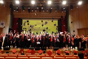 Tỉ lệ học sinh Asian School tốt nghiệp qua các năm luôn đạt 100%.