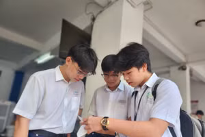 Thí sinh tham dự kỳ thi tuyển sinh vào lớp 10.