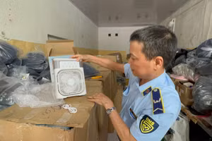 Hà Nội thu giữ lượng lớn quạt điện không rõ nguồn gốc