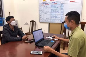 Đối tượng Sang tại cơ quan công an.