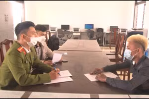 Đối tượng Nguyễn Văn Út tại cơ quan công an.