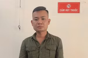 Đối tượng Huân tại cơ quan công an.