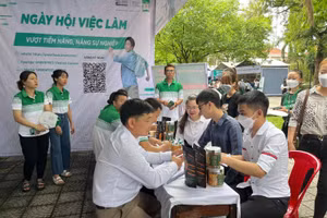 Ngày hội việc làm 2022" với chủ đề “Nghề nghiệp hôm nay – Tươi sáng ngày mai”.
