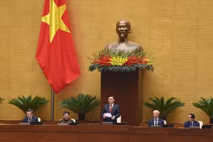 Tân Chủ tịch Quốc hội Vương Đình Huệ điều hành phiên họp đầu tiên. Ảnh: Quang Khánh.