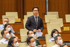 Đại biểu Quốc hội Vũ Tiến Lộc (đoàn TP Hà Nội).