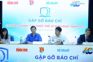 Ban tổ chức chương trình trả lời họp báo.