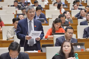 Đại biểu Nguyễn Anh Trí (đoàn Hà Nội) phát biểu thảo luận về Luật phòng, chống ma túy (sửa đổi). Ảnh: Quốc hội.