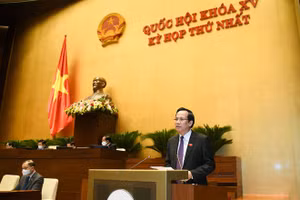 Bộ trưởng Bộ LĐ-TB&XH trình bày Đề xuất chủ trương đầu tư Chương trình mục tiêu quốc gia giảm nghèo bền vững giai đoạn 2021-2025.