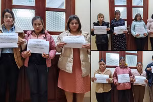 Các đối tượng đánh bạc bị bắt giữ. Ảnh: CACC.