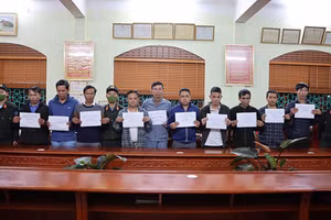 Các đối tượng bị bắt giữ vì đánh bạc dưới hình thức ghi số lô, đề.