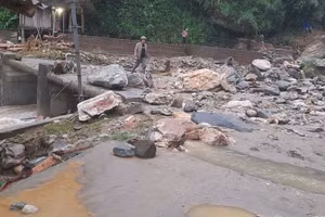 Mưa lớn gây lũ quét trên địa bàn xã Liên Minh, thị xã Sa Pa.