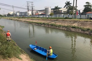 Nestlé Việt Nam làm sạch kênh tại Hưng Yên.