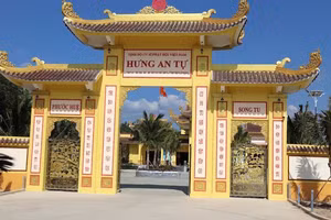 Cơ quan CSĐT Công an huyện Tánh Linh đã ra quyết định không khởi tố vụ án hình sự vụ người dân tố ông Võ Hoàng Yên chữa bệnh gây chết người.