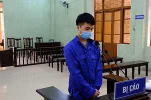 Bị cáo Dương Văn Sơn tại phiên tòa xét xử.