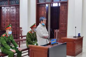 Bị cáo Nguyễn Hữu Phú tại phiên toà xét xử trước đó.