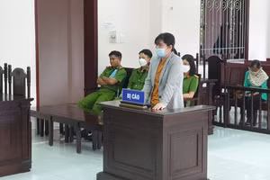 Bị cáo Mai Thị Thùy Trang tại phiên toà xét xử. Ảnh: Huy Phách.