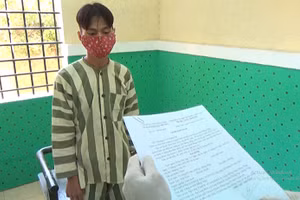 Cơ quan chức năng thi hành các biện pháp tố tụng đối với Dương Văn Vũ.