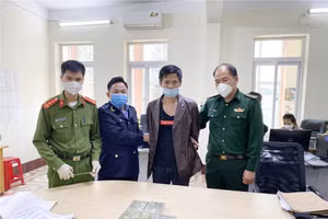 Đối tượng La Đức Thuận tại cơ quan công an.