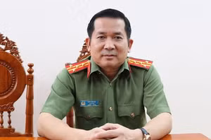 Đại tá Đinh Văn Nơi.