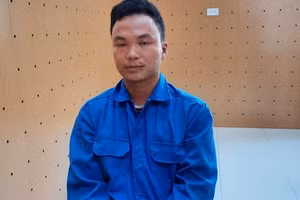 Đối tượng Phùng Văn Định.