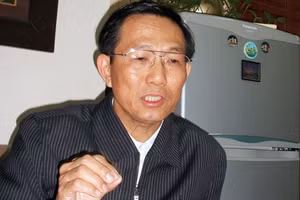 Nguyên Thứ trưởng Bộ Y tế Cao Minh Quang.