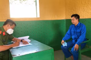 Nguyễn Thiện Nhân làm việc với cơ quan chức năng.