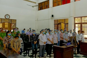 Các bị cáo tại phiên toà xét xử. Ảnh: VOV.