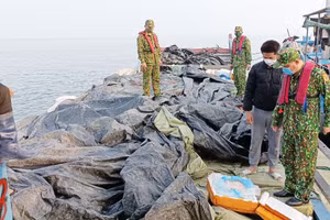 Lực lượng chức năng tiến hành kiểm tra phát hiện số lượng lớn nội tạng không rõ nguồn gốc.