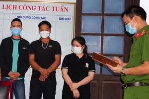 Cơ quan chức năng thi hành các biện pháp tố tụng đối với các đối tượng liên quan.