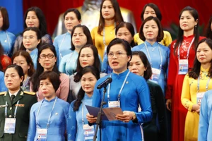 Chủ tịch Trung ương Hội Phụ nữ Việt Nam Hà thị Nga phát biểu nhận nhiệm vụ.