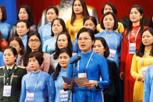 Chủ tịch Trung ương Hội Phụ nữ Việt Nam Hà thị Nga phát biểu nhận nhiệm vụ.