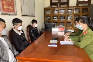 3 đối tượng liên quan đến vụ án làm việc với cơ quan chức năng.