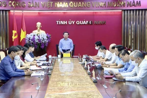 Bí thư Tỉnh ủy, Chủ tịch HĐND tỉnh Quảng Ninh Nguyễn Xuân Ký chủ trì cuộc họp. Ảnh H.N.