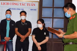 Cơ quan chức năng thi hành các biện pháp tố tụng đối với các đối tượng liên quan.