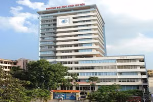 Bộ Tư pháp lên tiếng vụ trưởng khoa của Trường Đại học Luật Hà Nội bị tố cưỡng dâm.