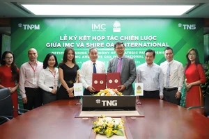 Đại diện IMC và Shire Oak International ký kết hợp tác chiến lược