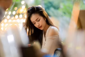 Ngắm nhan sắc đời thường ngọt ngào, trong veo của tân Hoa hậu Hoàn vũ Việt Nam 2022