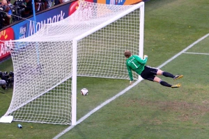 ‘Bàn thắng ma’ của Lampard tại World Cup 2010.