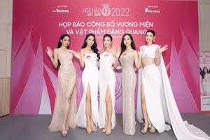 Hoa hậu Đỗ Hà, Tiểu Vy quyến rũ hết nấc trên thảm đỏ Hoa hậu Việt Nam 2022