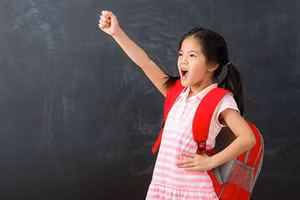 Cha mẹ hãy giúp con trở thành người tự tin lành mạnh (hình minh họa).