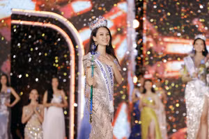 Dân mạng ‘phát sốt’ với màn 'bắn' tiếng Anh như gió của tân Hoa hậu Huỳnh Nguyễn Phương Mai