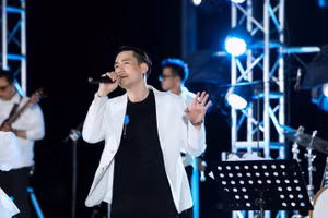 Bất ngờ lý do chưa vội kết hôn của chủ nhân bản hit Chiếc khăn gió ấm