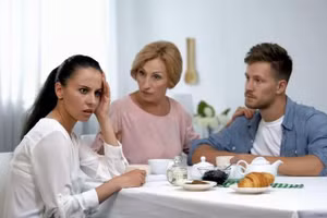 'Dở khóc dở cười' lý do chàng rể phải 'cầu cứu' mẹ vợ