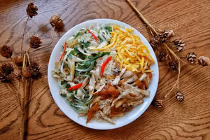 Cách làm cơm gà ngon chuẩn vị của mẹ đảm Huế 