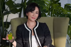 Ngỡ ngàng vóc dáng gợi cảm ở tuổi U60 của ngôi sao Lưu Gia Linh 