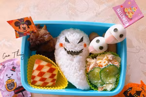 Học mẹ đảm làm cơm bento 'vui nhộn' mùa Halloween cho con