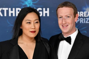 Priscilla Chan và Mark Zuckerberg (ảnh: Breakthrough Prize/JTA).