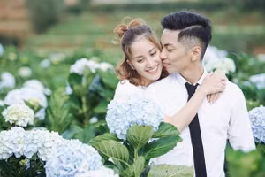 Hé lộ ảnh cưới của Khánh Thi và Phan Hiển ở Pháp