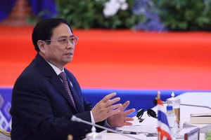 Thủ tướng khẳng định ASEAN sẵn sàng làm "trung gian tin cậy" cùng các đối tác EAS tham vấn, đối thoại, cùng tìm kiếm các giải pháp hữu hiệu, bền vững và lâu dài cho các thách thức an ninh hiện nay - Ảnh: VGP/Nhật Bắc.