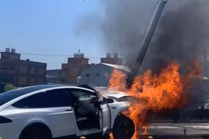 Lâm Chí Dĩnh và con trai 6 tuổi gặp tai nạn thảm khốc, cộng đồng lo lắng cập nhật từng chi tiết nhỏ